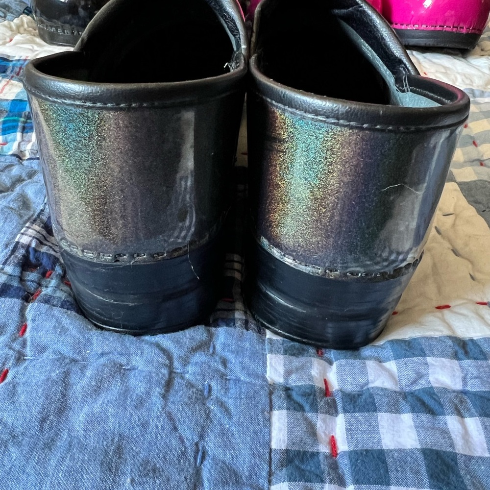 Dansko Professional Clogs Irridescent Gray Patent - 42 - Picture 2 of 3